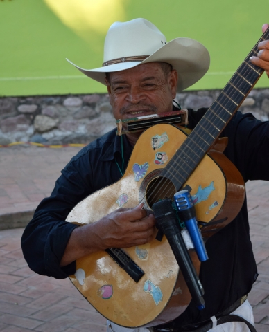 Cholola - local musician